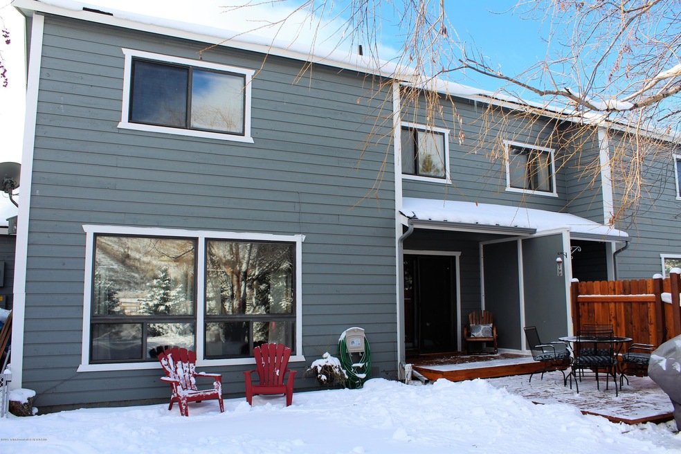 BackofTownhome
