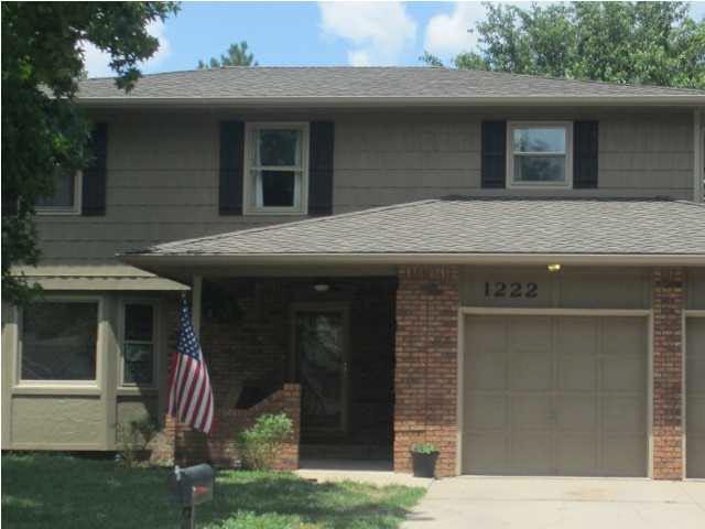 Nice curb appeal on this spacious two-story home!