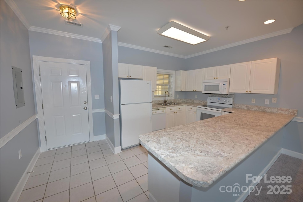 For Rent $1,300/month