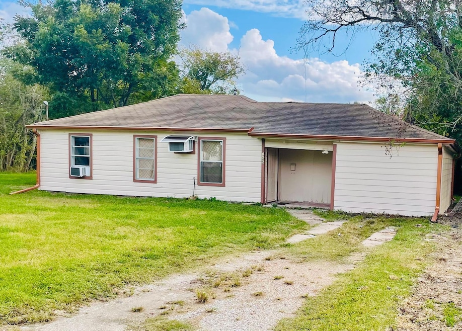 1745 Rivercrest St, Beaumont, TX 77703 - photo 1