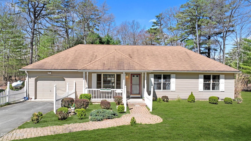 125 Squirrel Rd, Dingmans Ferry, PA 18328 - photo 1