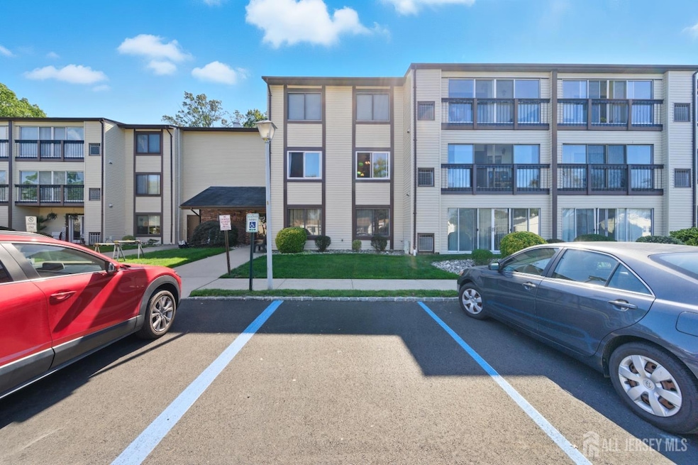 277 Crosse Dr unit 2C, Monroe, NJ 08831 - photo 1