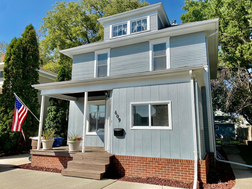 609 N Rowley