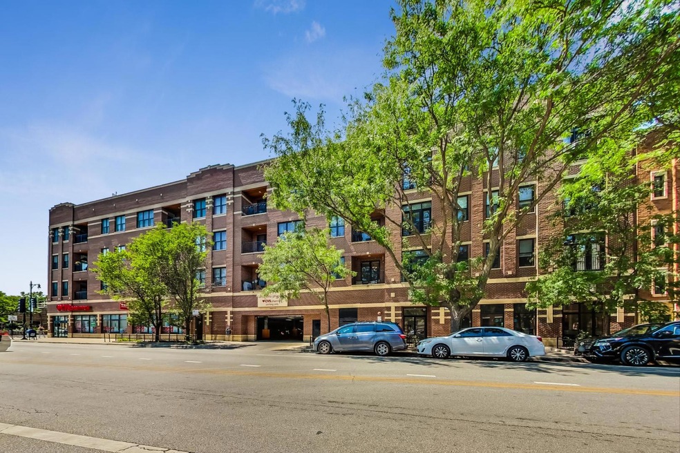 4814 N Damen Ave unit 410, Chicago, IL 60625 - photo 1