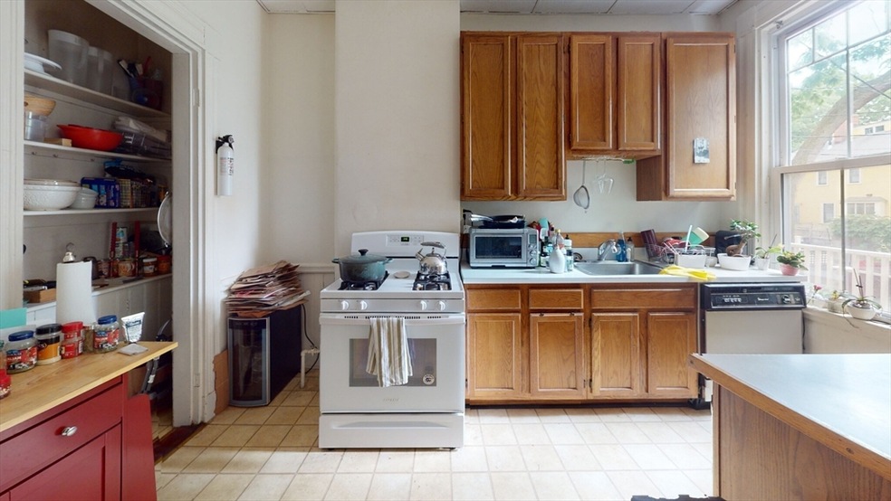 46 Waverly St unit 1, Brookline, MA 02445 - photo 1