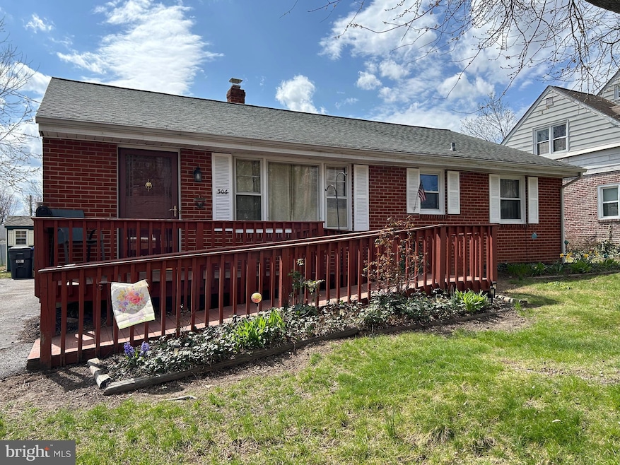 306 Chapel Ave, Claymont, DE 19703 - photo 1