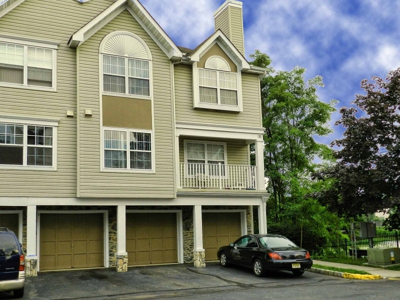 4 Guisborough Way, Edison, NJ 08820 - photo 1