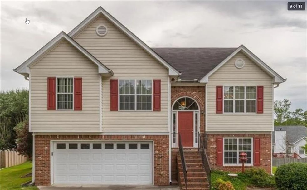 3888 Duncan Ives Dr, Buford, GA 30519 - photo 1