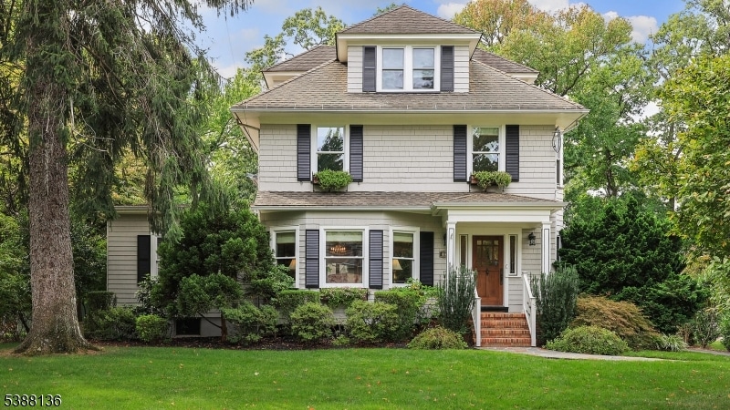 559 Lawrence Ave, Westfield, NJ 07090 - photo 1