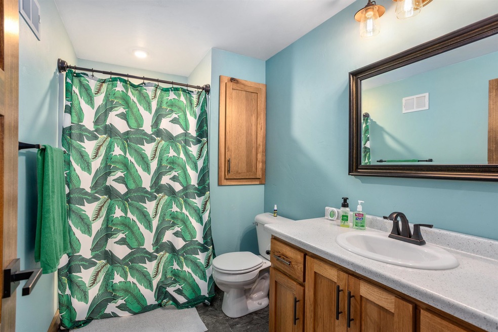 W5537 Hoelzel Way, Appleton, WI 54915 - photo 1