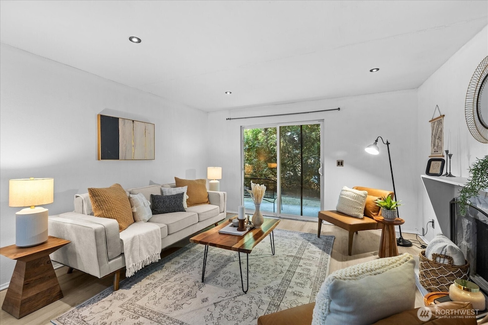 22107 66th Ave W unit 10D, Mountlake Terrace, WA 98043 - photo 1