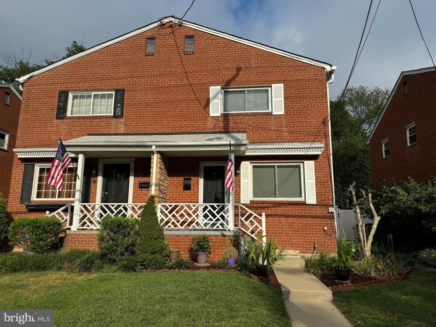 222 W Taylor Run Pkwy, Alexandria, VA 22314 - photo 1