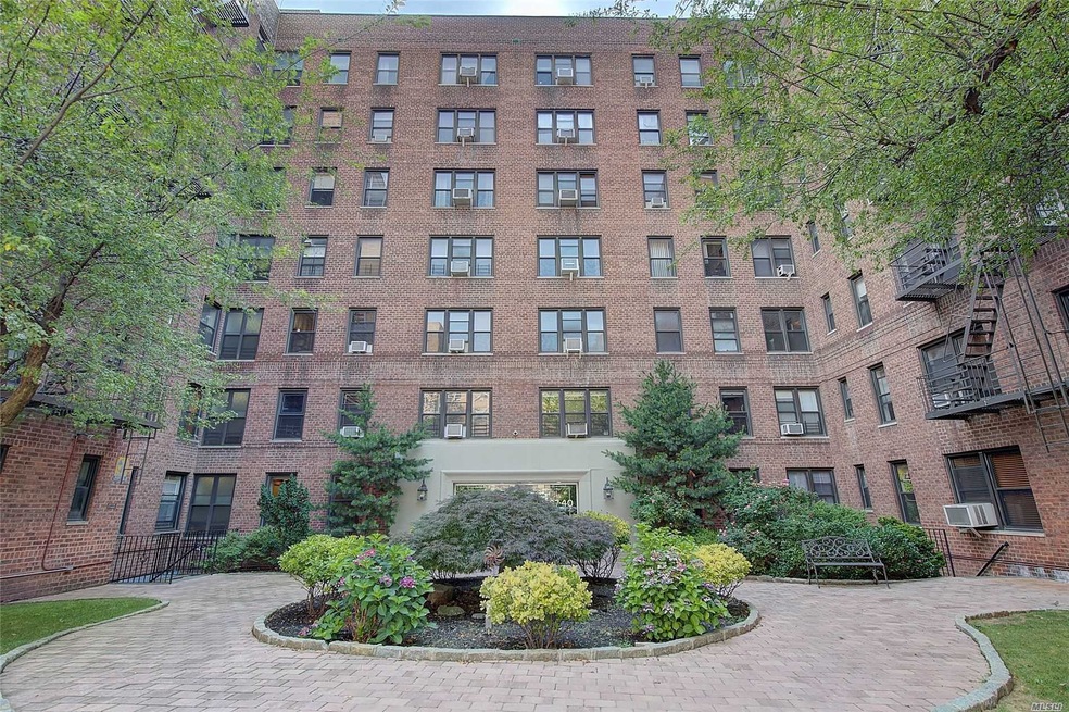 67-40 Yellowstone Blvd unit 5C, Forest Hills, NY 11375 - photo 1