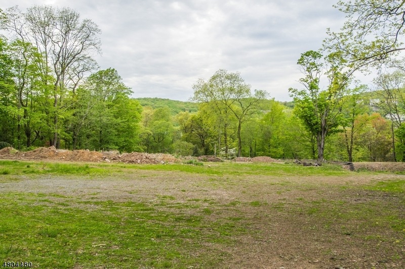 818 Ramapo Valley Rd, Oakland, NJ 07436 - photo 1