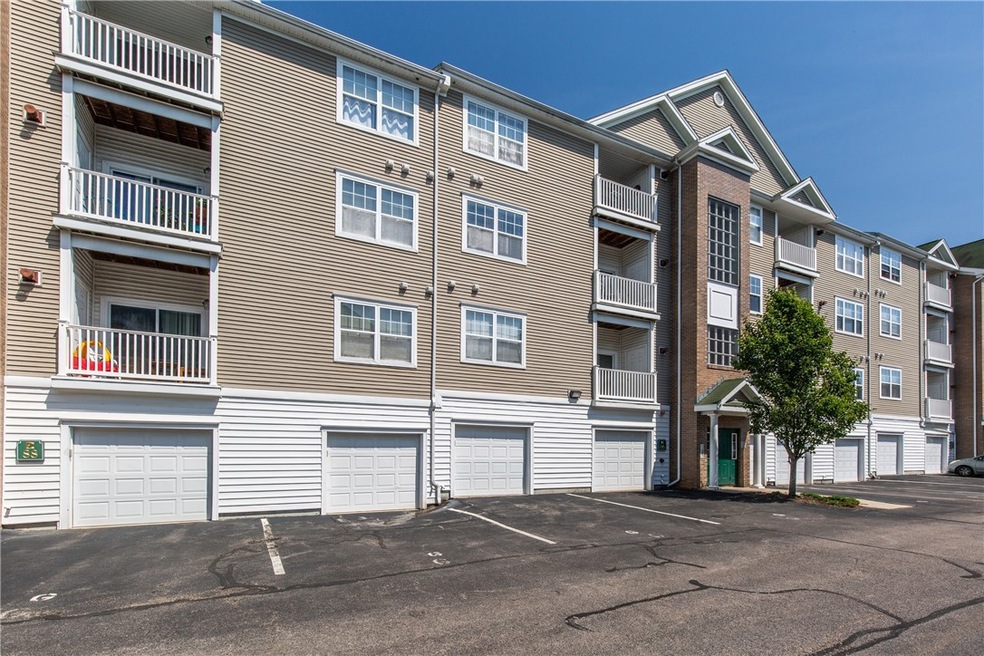River Haven Condominiums, Unit 201