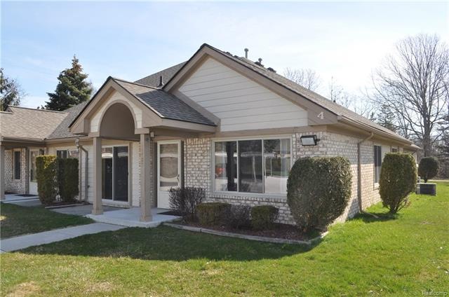 Ranch condo with private entrance