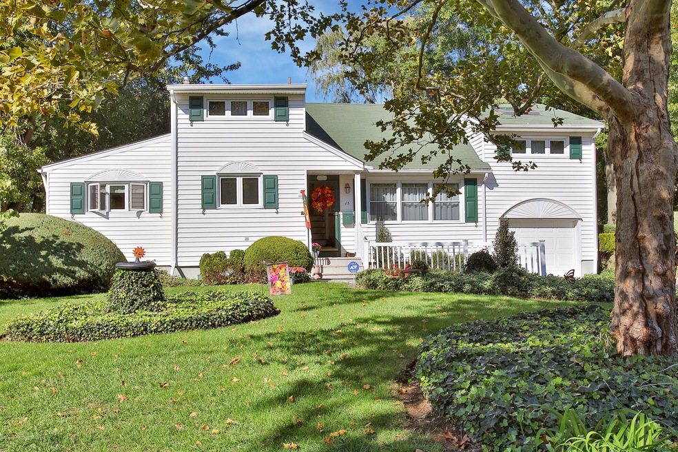 15 Karyn Terrace E