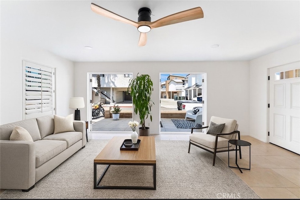 126 47th St unit 1, Newport Beach, CA 92663 - photo 1