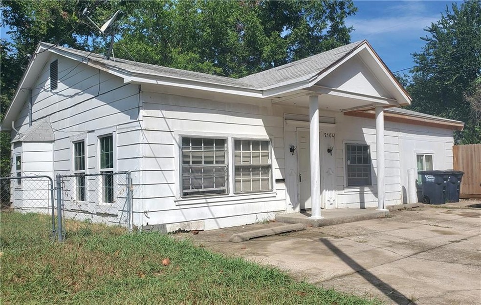2104 N Park Ave, Shawnee, OK 74804 - photo 1