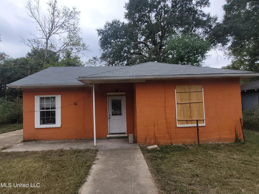 423 Idlewild St Photo 6