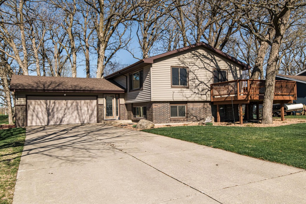 1420 Swanhill Dr, Albert Lea, MN 56007 - photo 1