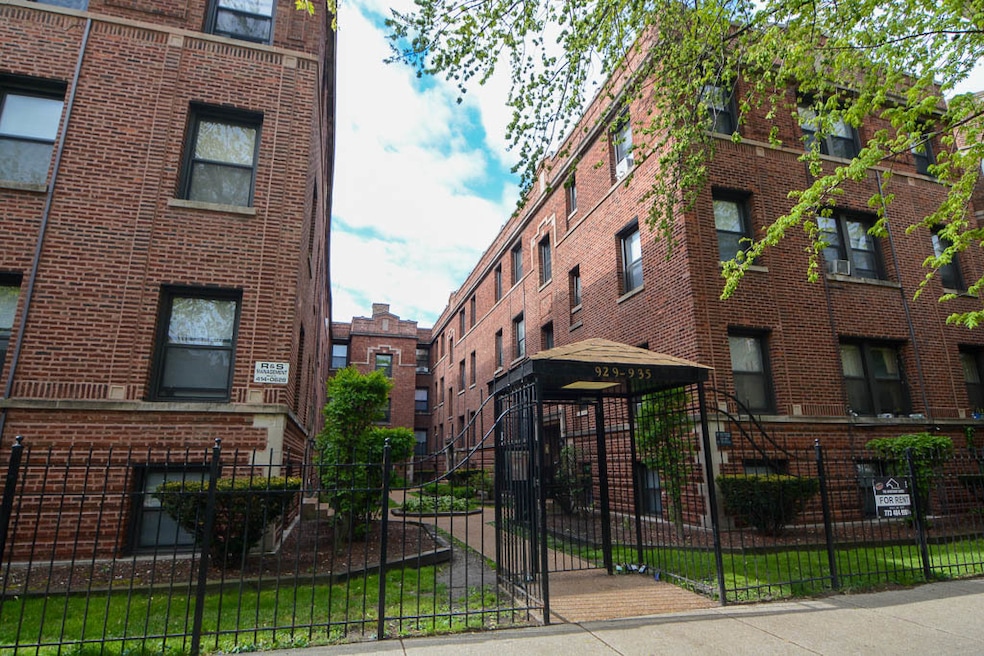 929 W Sunnyside Ave unit 3S, Chicago, IL 60640 - photo 1