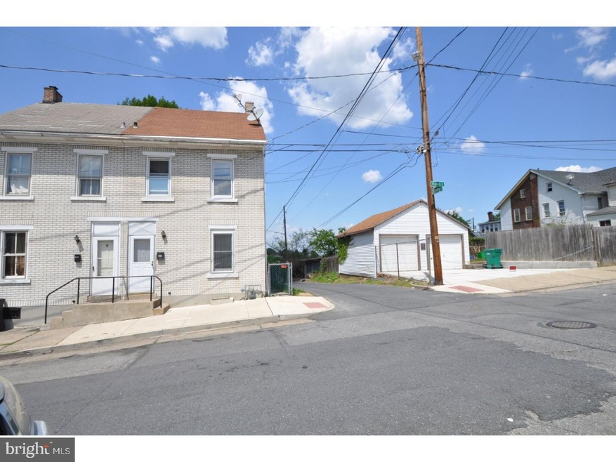 516 Itaska St, Bethlehem, PA 18015 - photo 1