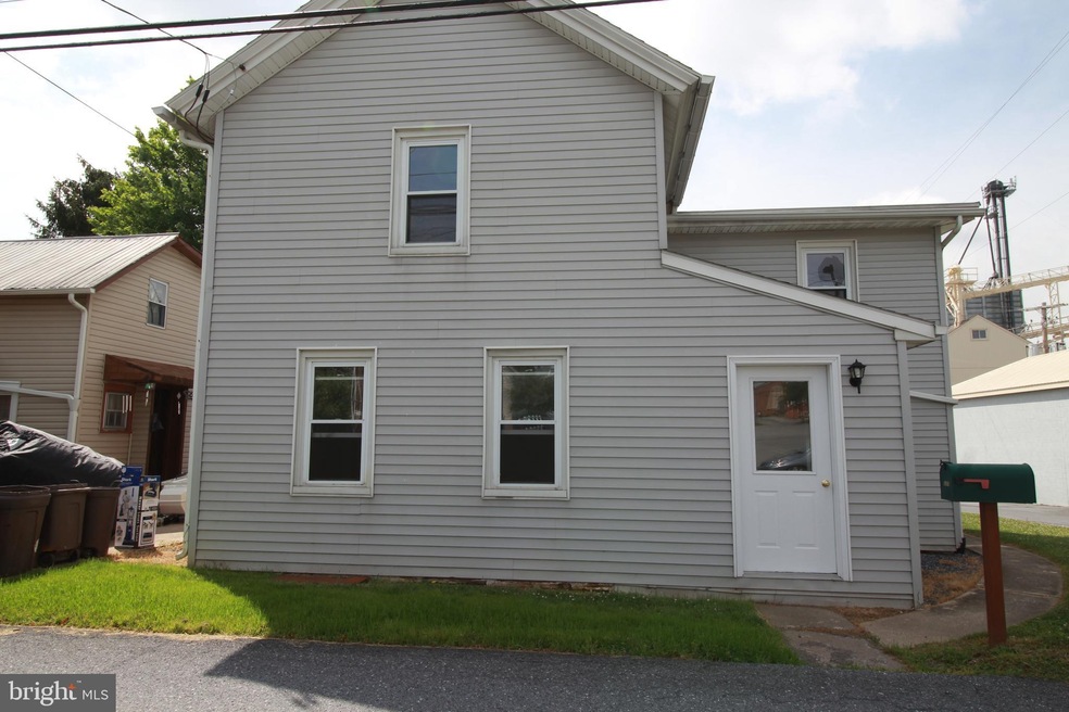 227 Grant St, New Holland, PA 17557 - photo 1