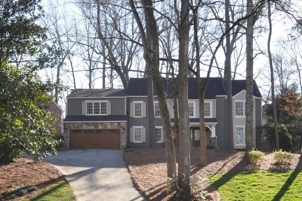 Elegant traditional on large lot in a great n'hood