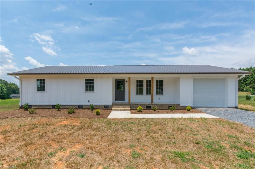 1086 Cable Creek Rd, Asheboro, NC 27205 - photo 1