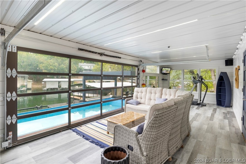 Pool Room on Lakeside