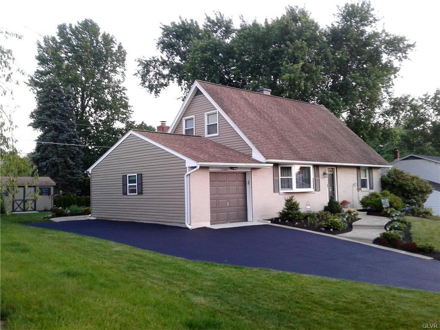 6870 Linden Cir, Macungie, PA 18062 - photo 1