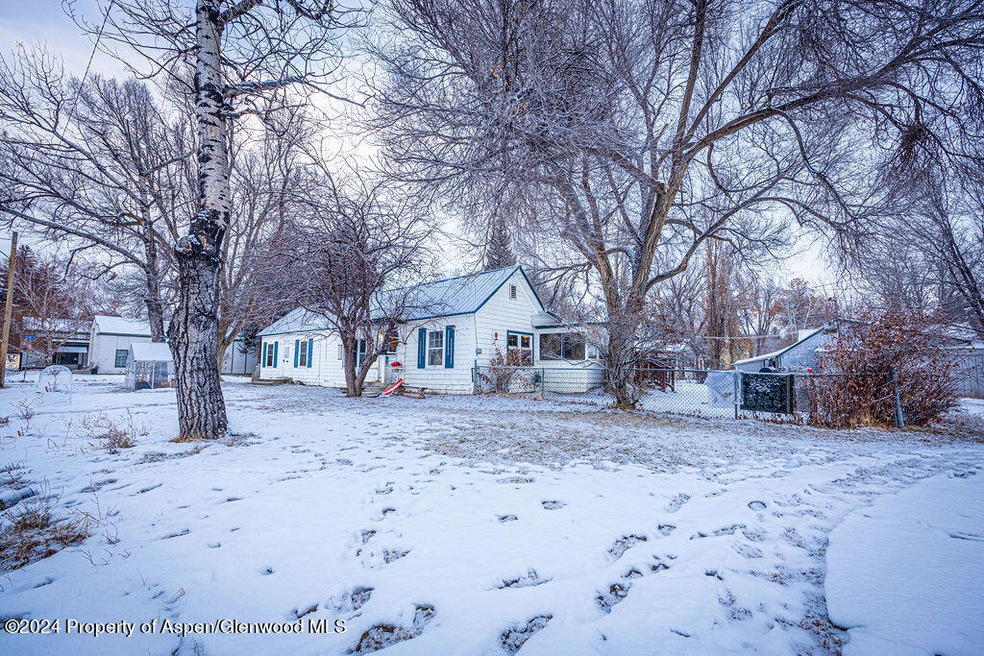 237 W 7th St, Craig, CO 81625 - photo 1