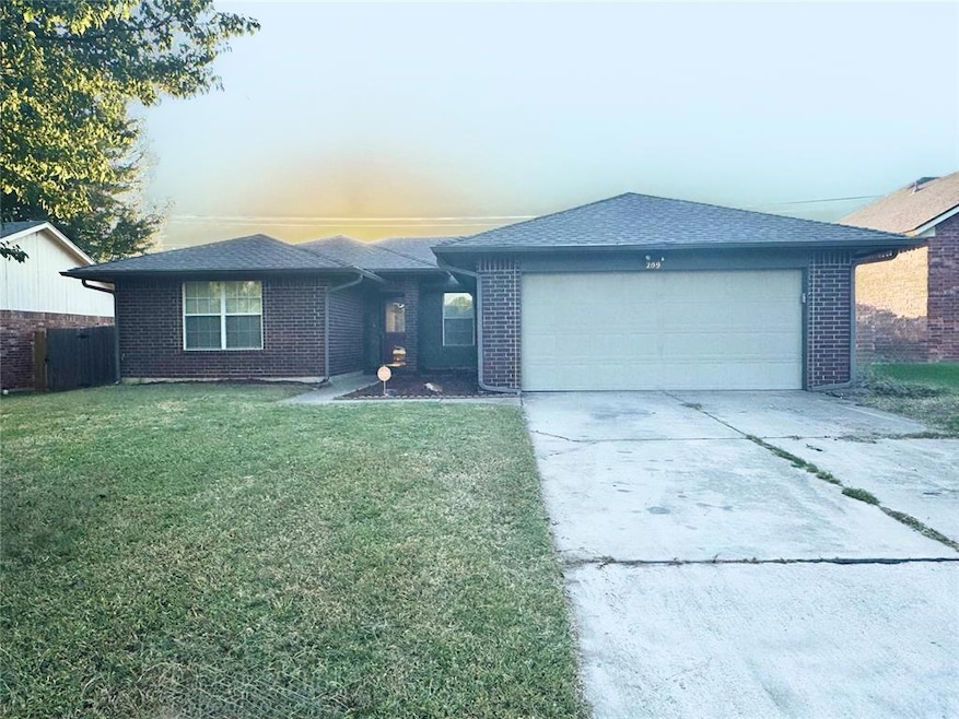 209 Bradgate Dr, Yukon, OK 73099 - photo 1