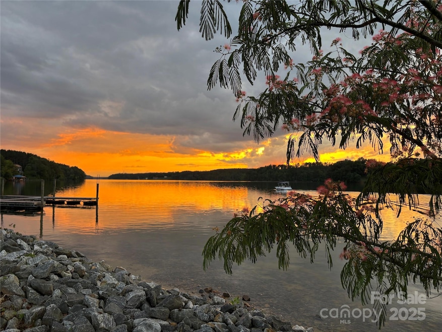 1036 Tranquil Cove Ct unit 26, Connelly Springs, NC 28612 - photo 1
