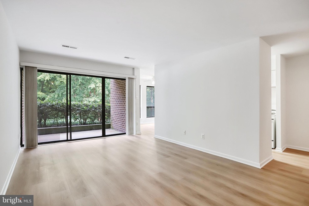 Chestnut Grove Condominiums unit 15, Reston, VA 20190 - photo 1