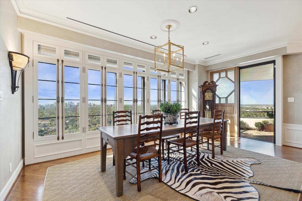 Easily plan for ten or more guests in this exquisi
