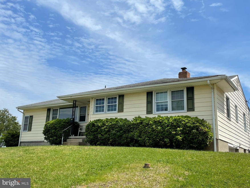 201 Minta Ct unit ROOM FOR RENT, Linthicum Heights, MD 21090 - photo 1