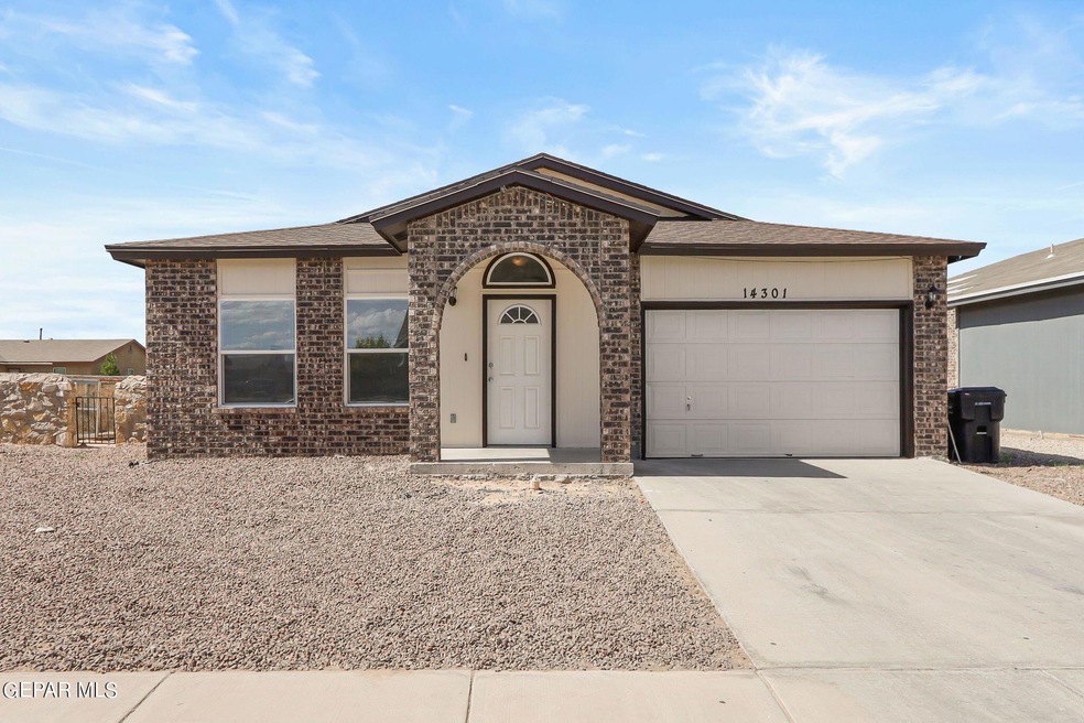 14301 Escalera Dr, Horizon City, TX 79928 - photo 1