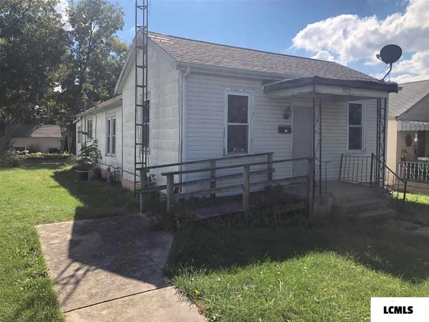 325 7th St, Lincoln, IL 62656 - photo 1