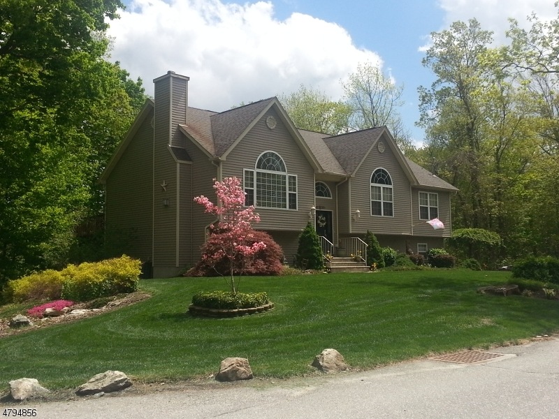 38 Hewitt Rd, Hewitt, NJ 07421 - photo 1