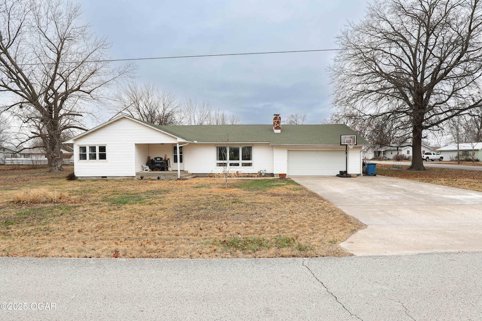 202 Arbor Dr, Lamar, MO 64759 - photo 1