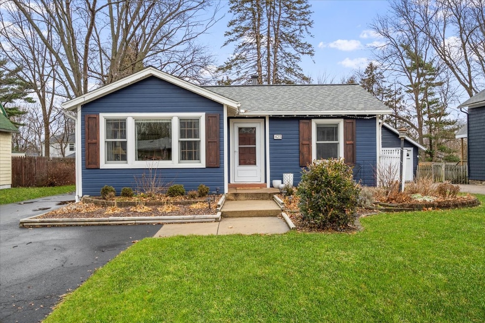 425 Cleveland Ave, Batavia, IL 60510 - photo 1