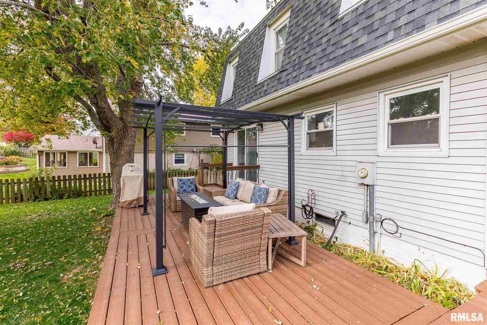 819 W 57th St, Davenport, IA 52806 - photo 1