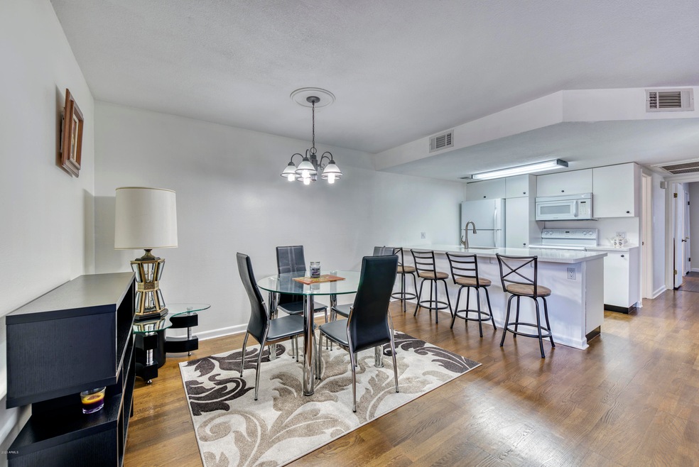 8824 N 8th St unit 204, Phoenix, AZ 85020 - photo 1