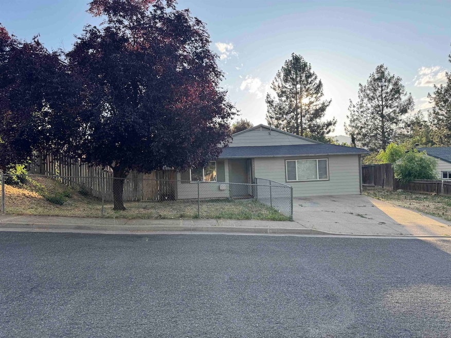 1335 Flume Ct, Yreka, CA 96097 - photo 1
