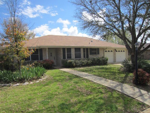 118 Frederick Rd, Fredericksburg, TX 78624 - photo 1