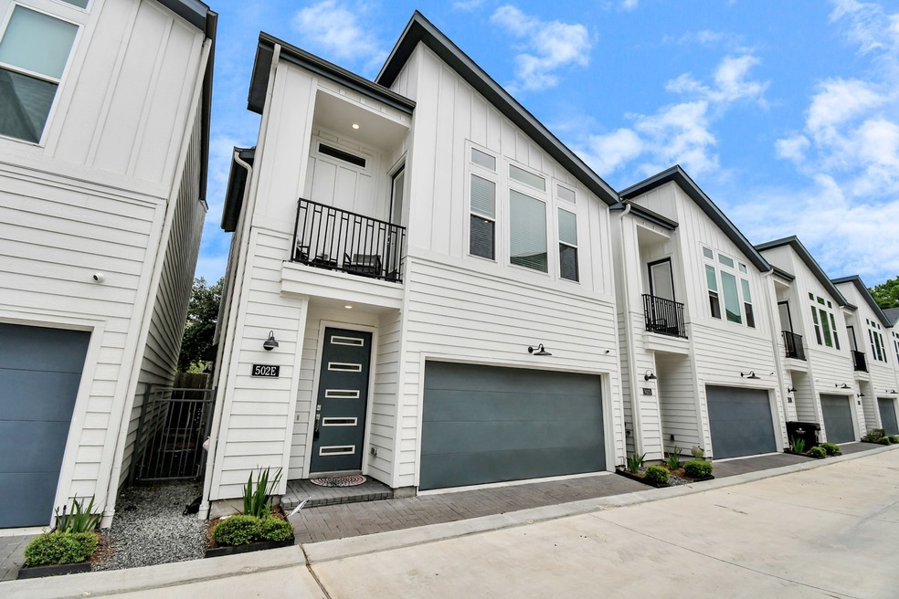 502 W Donovan St unit E, Houston, TX 77091 - photo 1