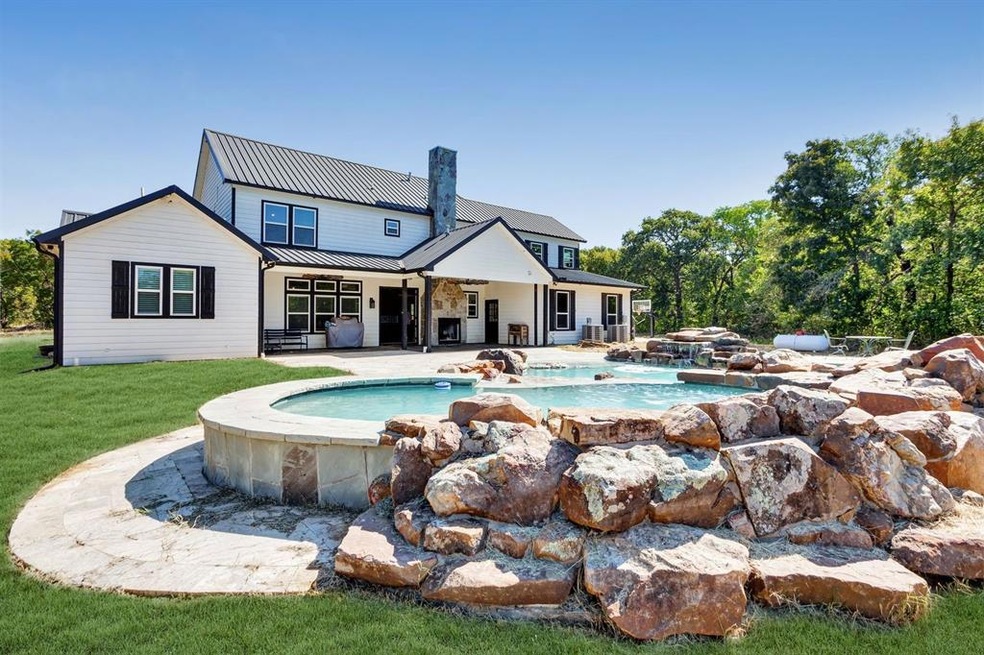 1241 Whiting Rd, Bells, TX 75414 - photo 1