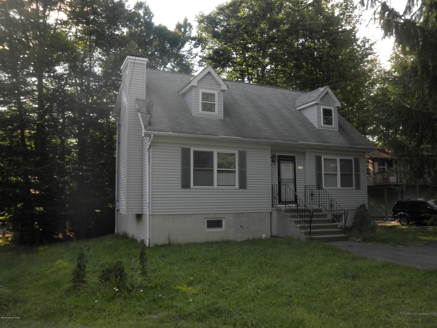 859 Country Place Dr, Tobyhanna, PA 18466 - photo 1